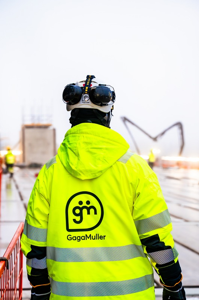 Gagamuller site person back